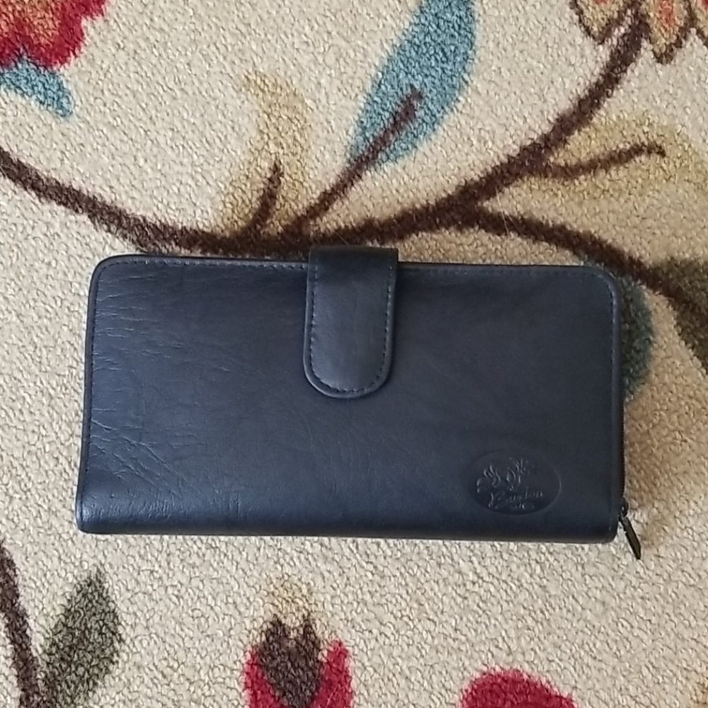 Buxton black wallet